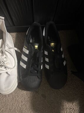 Boys Sneakers lot 4,4.5,5